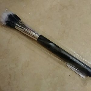 Crown Blush brush